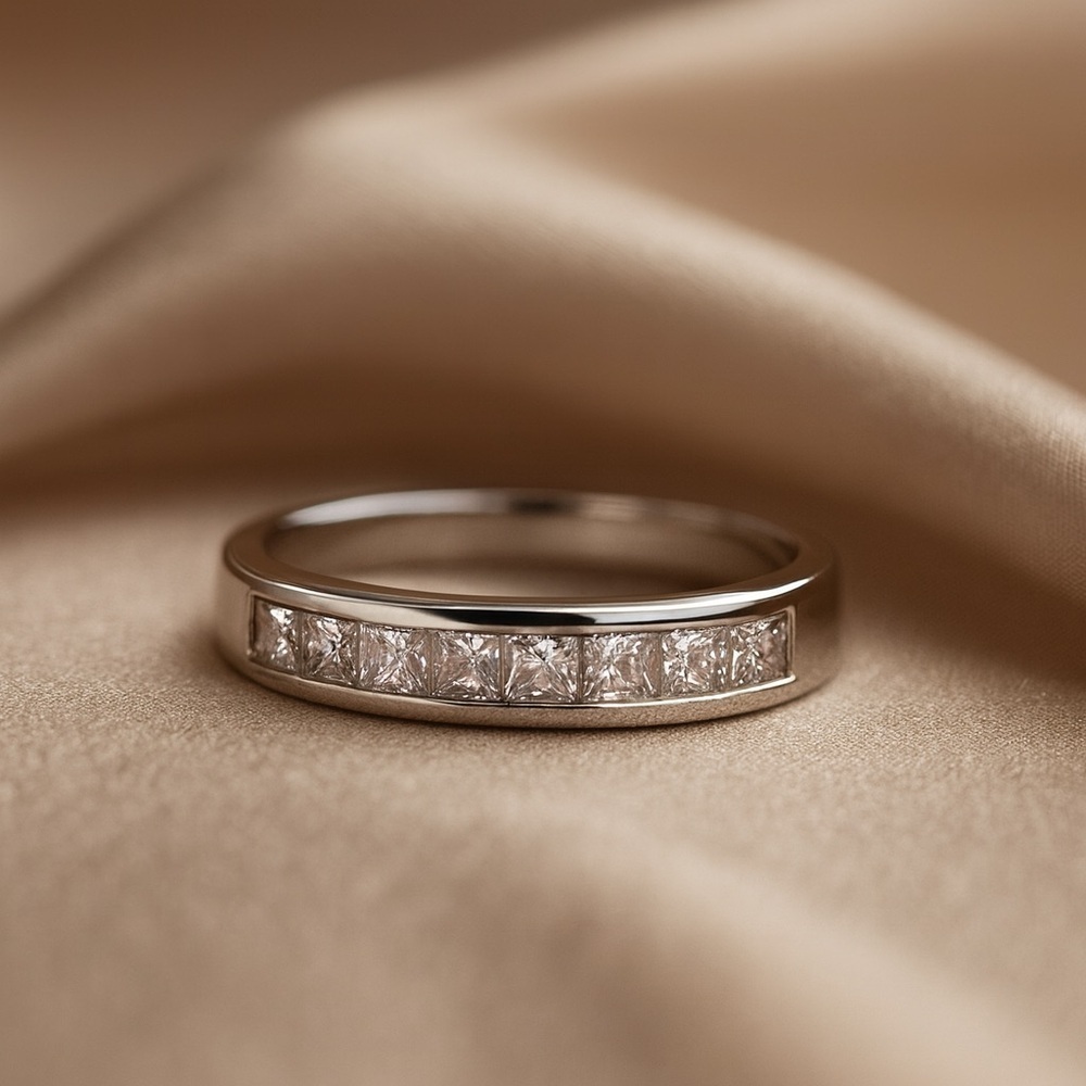 ⚜️ Elegant 18K Gold Plated Ring with Clear Zirconia 💎